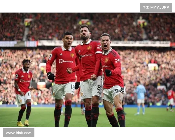 以点射加助攻领衔全场 B费荣膺曼联球迷票选最佳球员